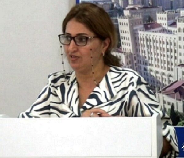 AYGÜL ÇOBANOVA DİSSERTASİYA İŞİNİ UĞURLA MÜDAFİƏ EDİB